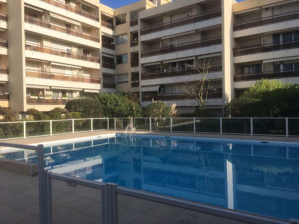 Meubles De Tourisme Beaulieu Apartment Bagian luar foto